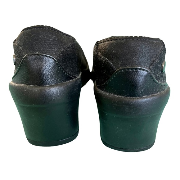 Bzees Shoes Bzees Black Wedge Heels Man Made Fabric Shoes Sz 75